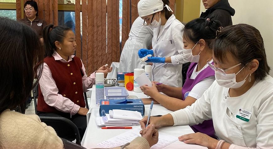 Более 10 тысяч жителей Тувы записались к врачу через мессенджер MAX с начала года