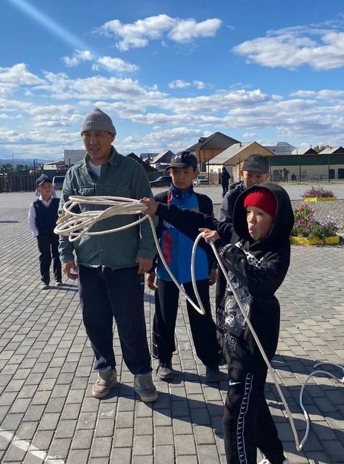 Ажык шөлге ойнап, хөглээлиңер!