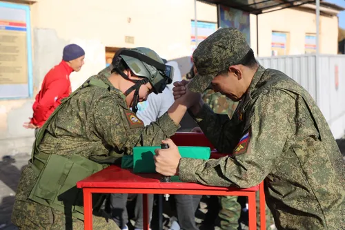 В ТувГУ прошла военизированная эстафета, посвященная Дню отцов