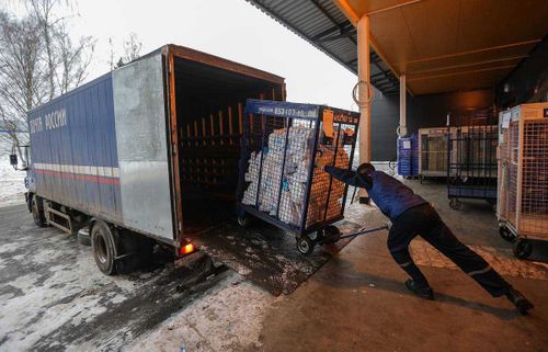 Тувинские почтовики за рулем ежедневно преодолевает сотни километров