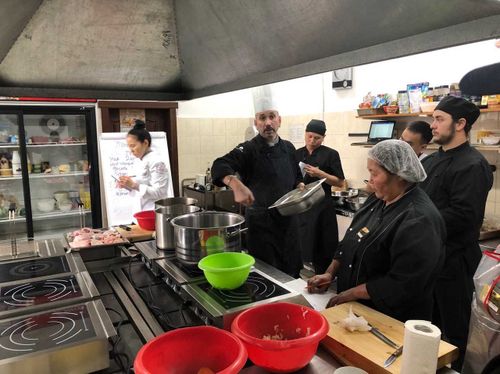 Тувинские повара проходят мастер-класс у сибирского мэтра гастрономии