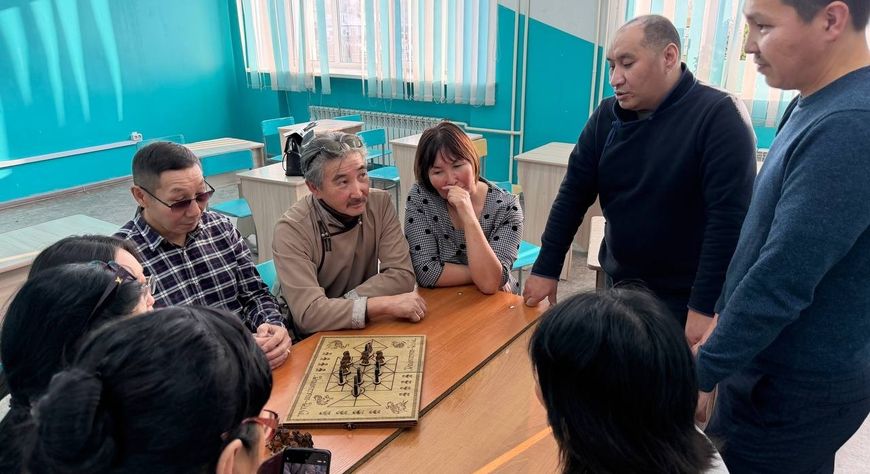 Башкылар ажык кичээлдерни эрттирген