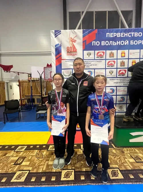 Спортсменки из Тувы стали призерами Первенства СФО по вольной борьбе