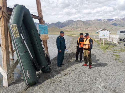В Туве на лечебном озере Ак-Холь открылся пляж для отдыха
