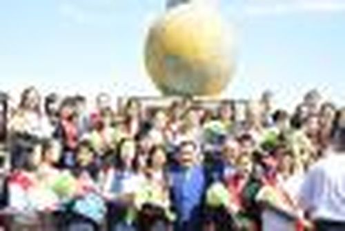 Золотых медалистов — 62!