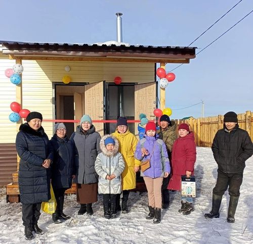 Чээрби дөрт кижи чаа бажыңнарлыг болган