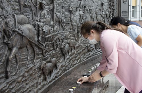 "СВЕЧИ ПАМЯТИ" ЗАЖГЛИСЬ СЕГОДНЯ В КЫЗЫЛЕ