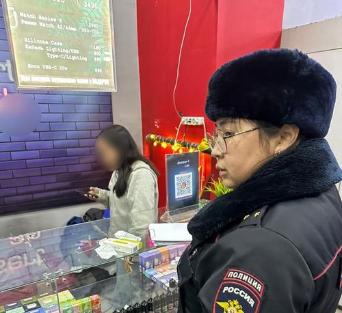 В Кызыле продавца магазина оштрафовали на 40 тысяч за продажу вейпа несовершеннолетнему