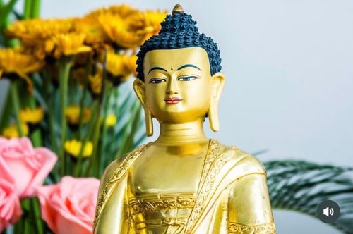 Сака Даваа - ыдыктыг ай.