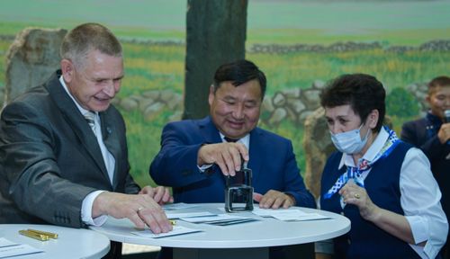 В честь 100-летия ТНР выпущены памятные почтовые марки и конверты