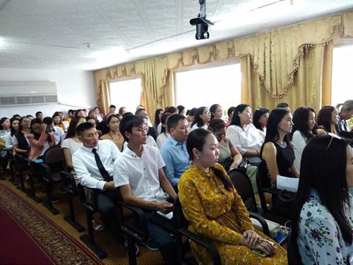 С красными дипломами окончили вузы в этом году 70 человек 