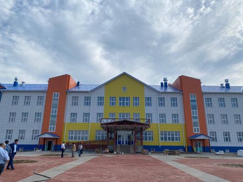 Глава Тувы инспектирует строительные объекты в районах республики