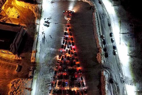 Раз, два, три - автоёлочка, гори!