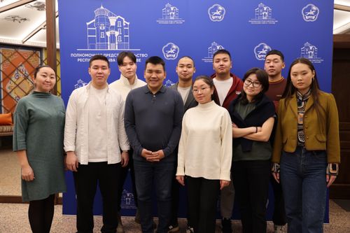 Министр по делам молодежи РТ встретился со студентами из Тувы, обучающимися в Москве