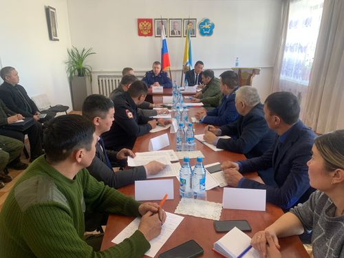 В Монгун-Тайгинском районе прошло выездное совещание руководителей правоохранительных органов