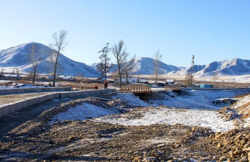 В республике ремонтируют дорогу в Дзун-Хемчике и мост через Чаа-Холь