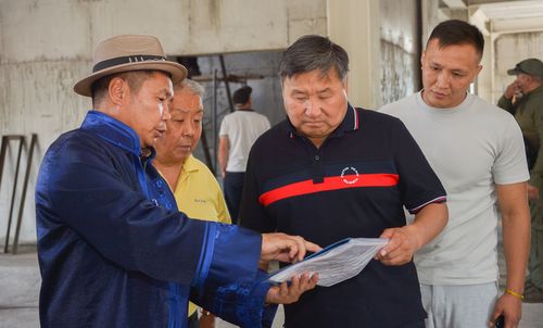 Глава Тувы проинспектировал социальные объекты Каа-Хемского района