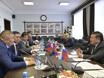 Тываның Баштыңы Моолдуң Хөвсгөл аймаандан делегация-биле ужурашкан