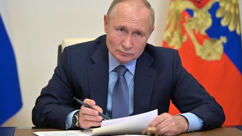 Президент России Путин поручил выплатить 7 млн. рублей членам семей погибших на Украине