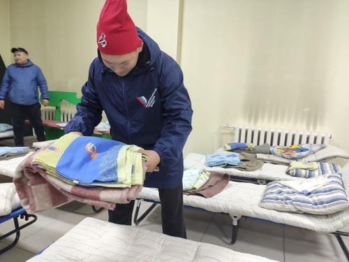 «Молодёжка ОНФ» помогла развернуть пункт временного размещения в Кызыле