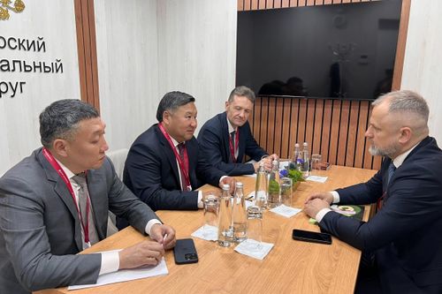 Владислав Ховалыг встретился с X5 Group