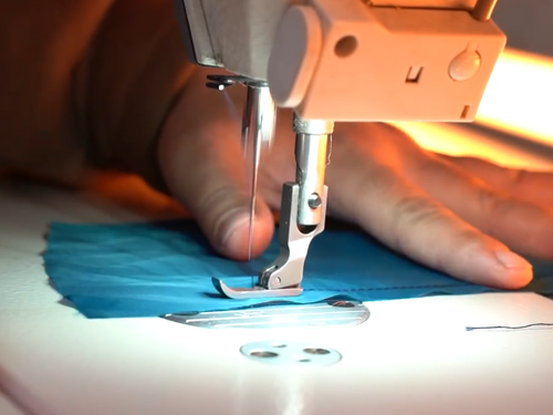 От социального контракта – к успешному бизнесу: жительница Тес-Хема Инга Салчак «шьёт будущее» с поддержкой государства