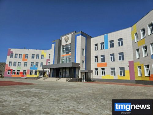 В Туве члены партии ”Единая Россия” проверили ход строительства двух новых школ