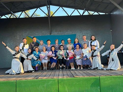 В Парке первых русских переселенцев города Турана состоялся праздничный концерт ко Дню республики