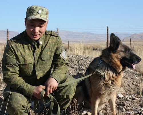 Глава Тувы поздравил пограничников с их профессиональным праздником