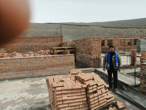 Активисты Единой России Монгун-Тайгинского района проинспектировали строительство местной школы