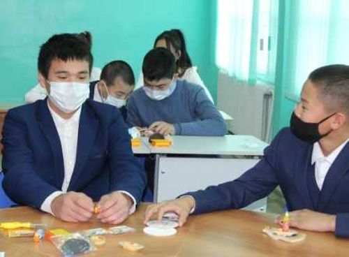 В Туве начала работать передвижная школа ремесел ТувГУ  