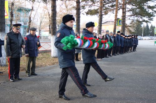В Туве почтили память сотрудников, погибших при выполнении служебных обязанностей
