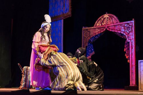 Башкирияныӊ театры  аалдап келген