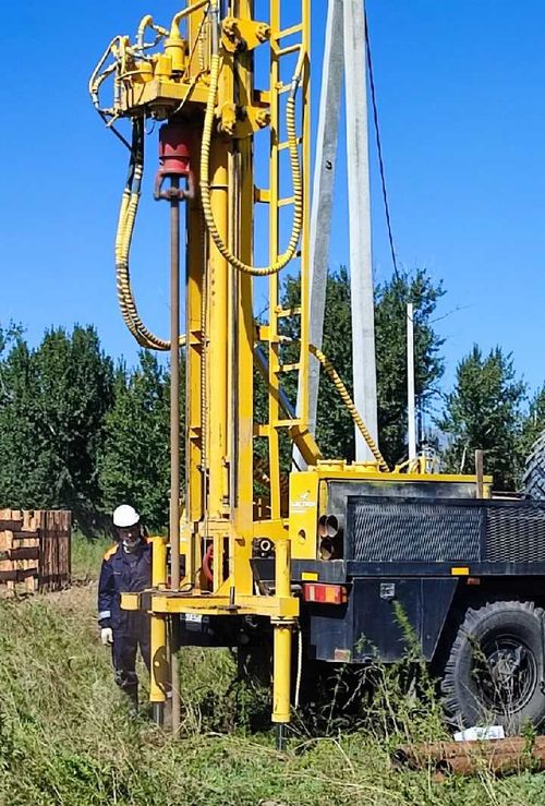 В Ээрбеке пробурили новую водоколонку 