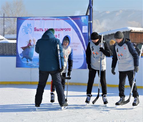 Хоккейные коробки от тувинских медиков  