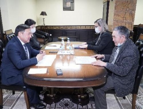 РУШЕВТЕРНИҢ АДЫН МӨҢГЕЖИДЕР