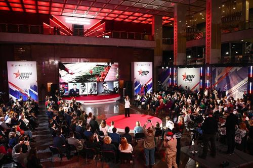 «Единая Россия» совместно с Минпросвещения провели первый Всероссийский форум «Школа Героя»