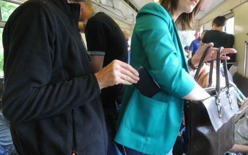 МВД Тувы: «Не следует без необходимости демонстрировать сотовый телефон в окружении незнакомых людей»