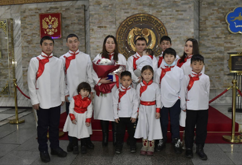 Владислав Ховалыг: Большая и дружная семья всегда играла значимую роль в жизни нашего народа