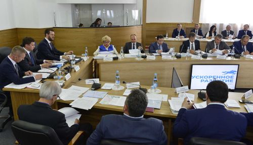 Одна из площадок стратегической сессии «Ускоренное развитие Республики Тыва» – секция экономики 