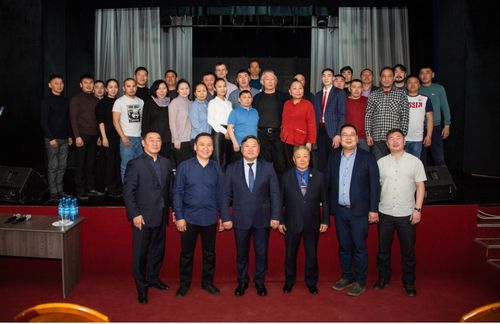 Глава Тувы встретился с Духовым оркестром Правительства Республики Тыва