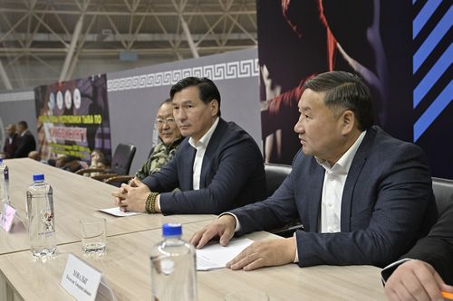 Россияның Кикбоксинг федерациязының президентизи чедиишкиннерни күзээн