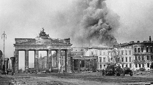 2 мая – разгром Берлина. Жители Тувы, участвовавшие в боях за Берлин