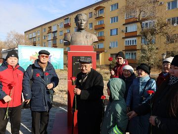 Тывага политиктиг репрессияга когарааннарга мөгейген