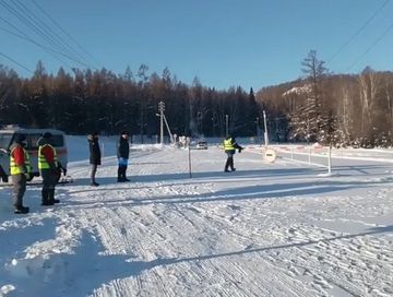 В Туве в Тоджинском районе открыли ледовую переправу через реку Тоора-Хем
