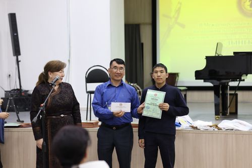 В Туве выбрали лучших мастеров-изготовителей национальных инструментов