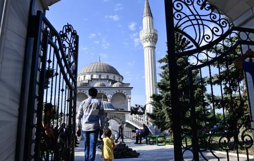 Сегодня мусульмане всего мира празднуют Курбан - байрам