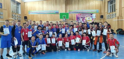 В Туве прошел региональный чемпионат по баскетболу среди ветеранов