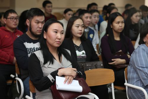 Студенты Тувы могут претендовать на именные стипендии коренных малочисленных народов Сибири