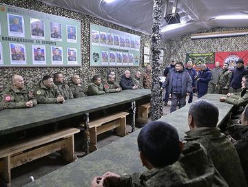 Үндезилеттингенинден бээр 10 чылдаан 55-ки аңгы гвардейжи мото-адыгжы бригаданы Кутузов ордени-биле шаңнаан